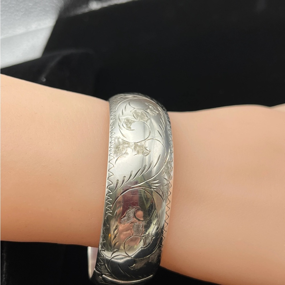 Antique Victorian/Art Deco Etched Sterling Bangle w/ Clasp - Picture 1 of 15